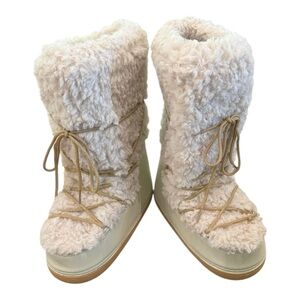 Shoe Dazzle Plush Cream Winter Boots
